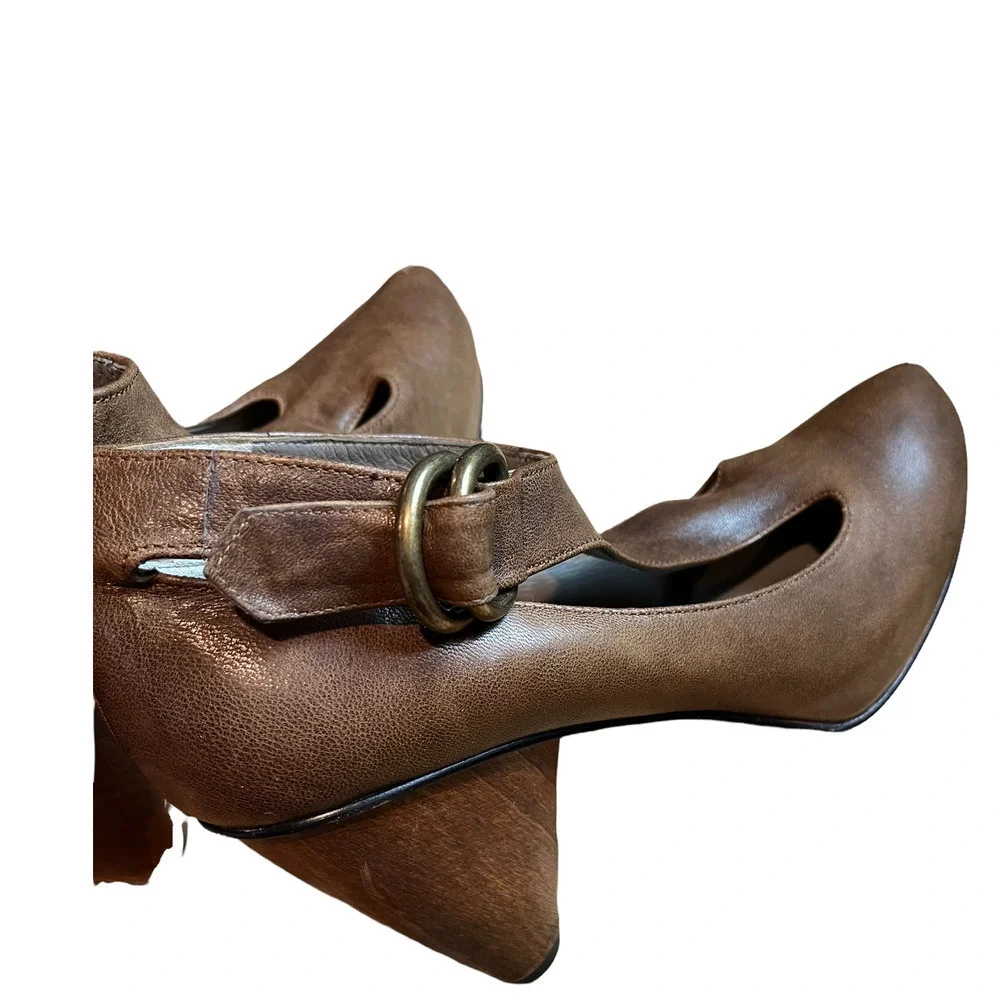 Mike & Chris Brown Leather T-Strap Platform Heels - Picture 3 of 9
